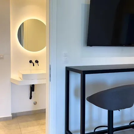 Apartment Homevision - Minimal, Quiet And Central