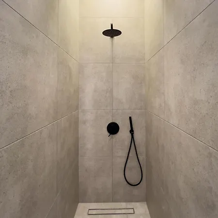 Apartment Homevision - Minimal, Quiet And Central *